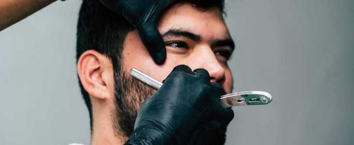 Как бриться опасной бритвой: техника бритья