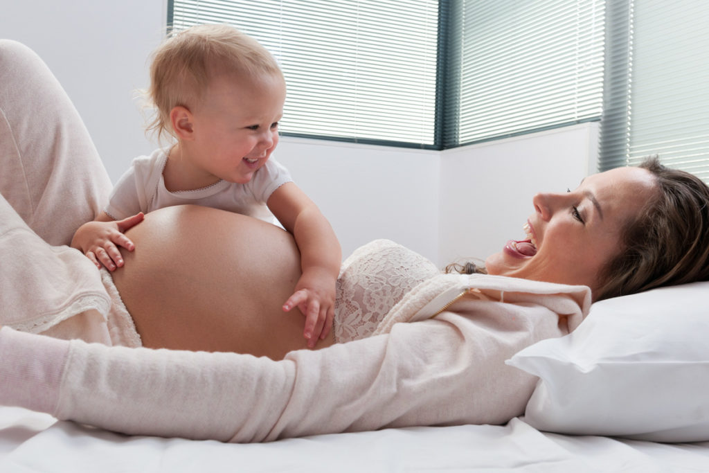 Лазерная эпиляция при грудном вскармливании: можно ли делать лазерную эпиляцию после родов